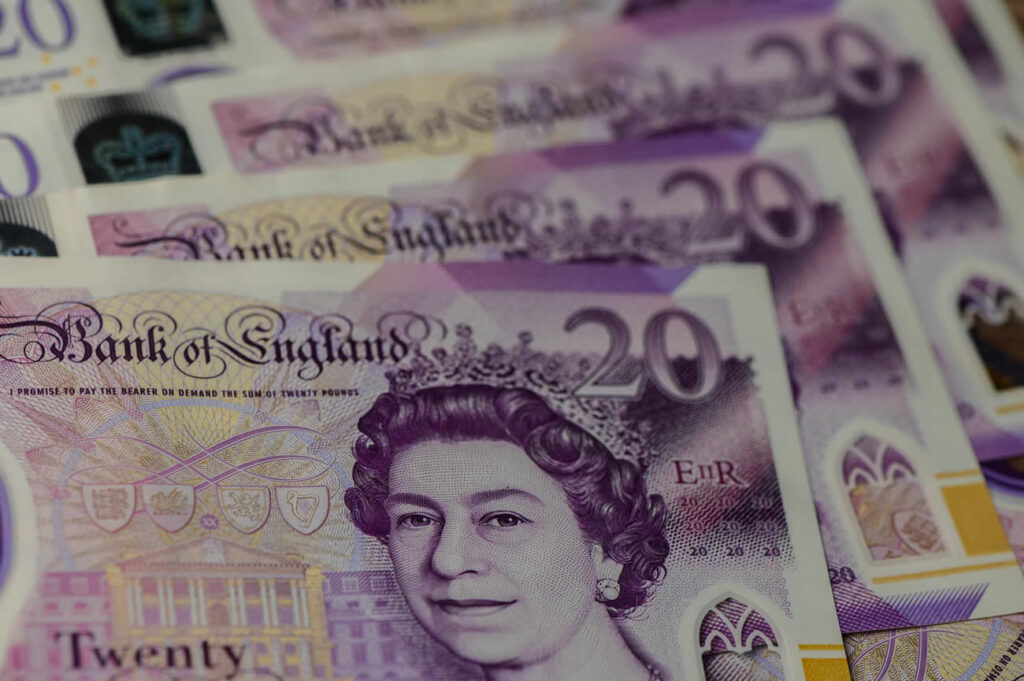 How Unscrupulous Estate Agents Waste Your Money